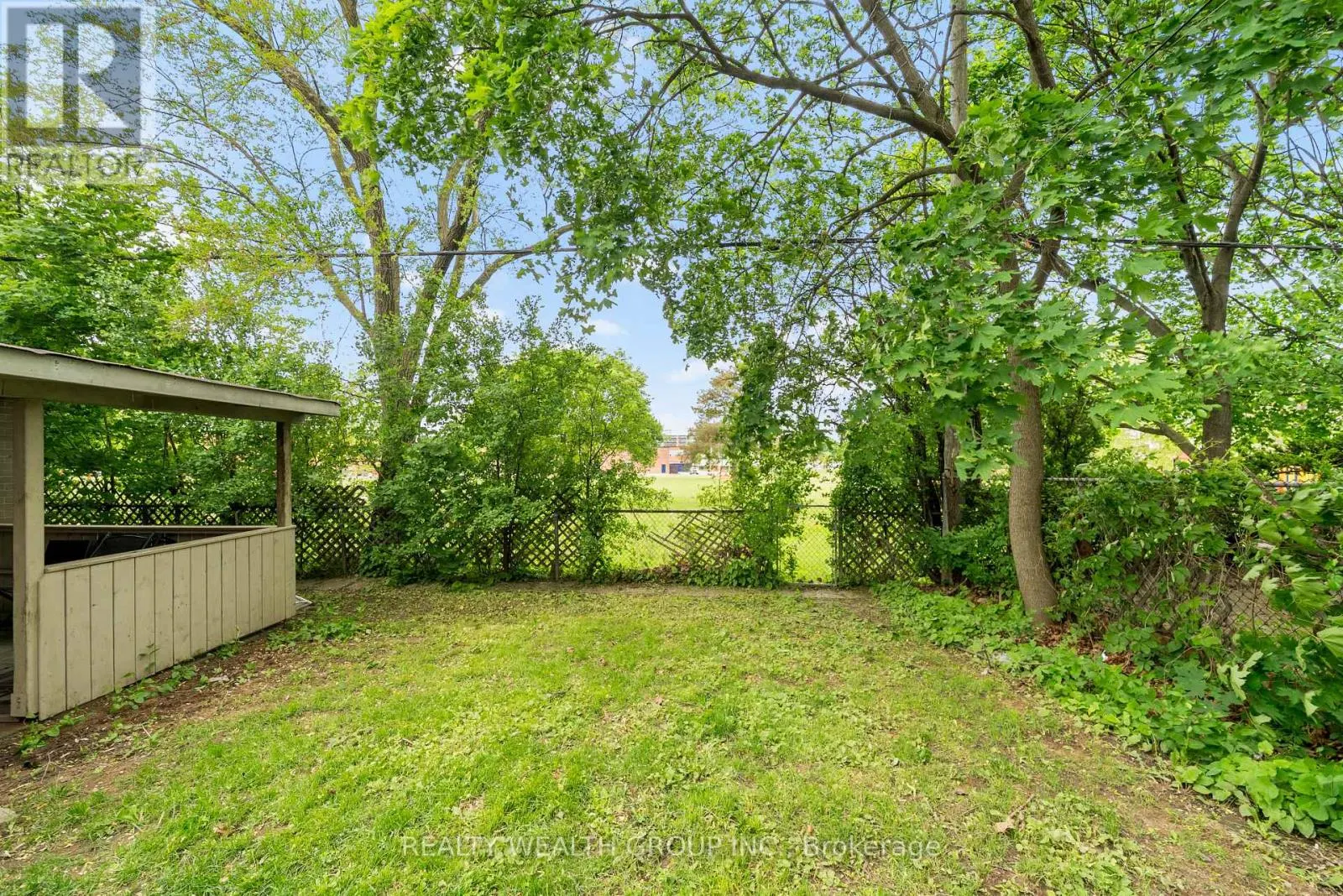 39 TREADGOLD CRESCENT