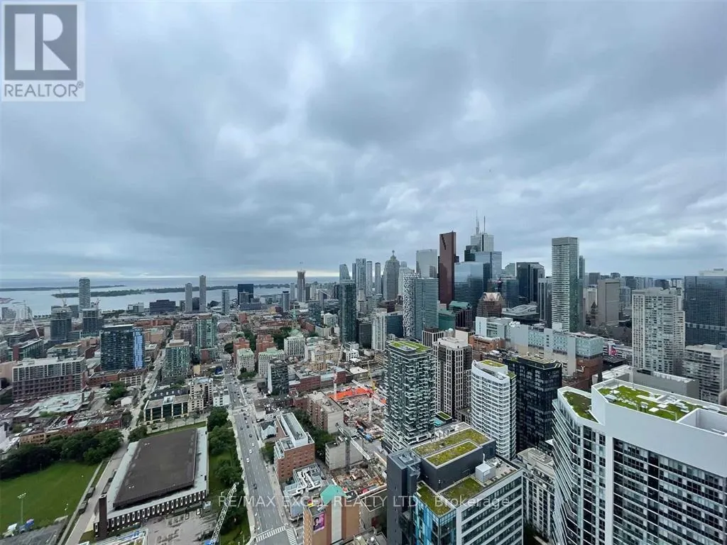 PH7 - 181 DUNDAS STREET E