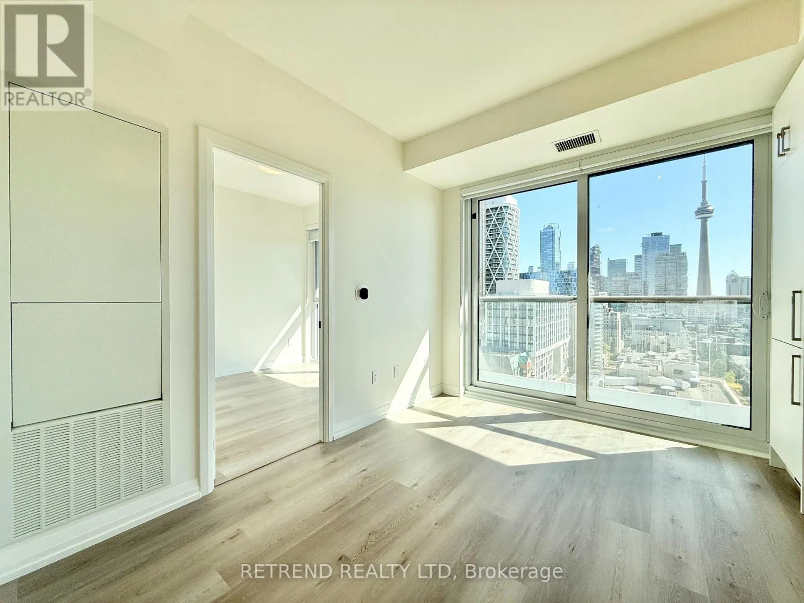 1806 - 280 DUNDAS STREET W