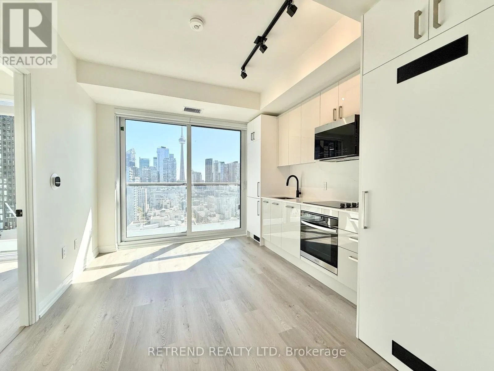 1806 - 280 DUNDAS STREET W