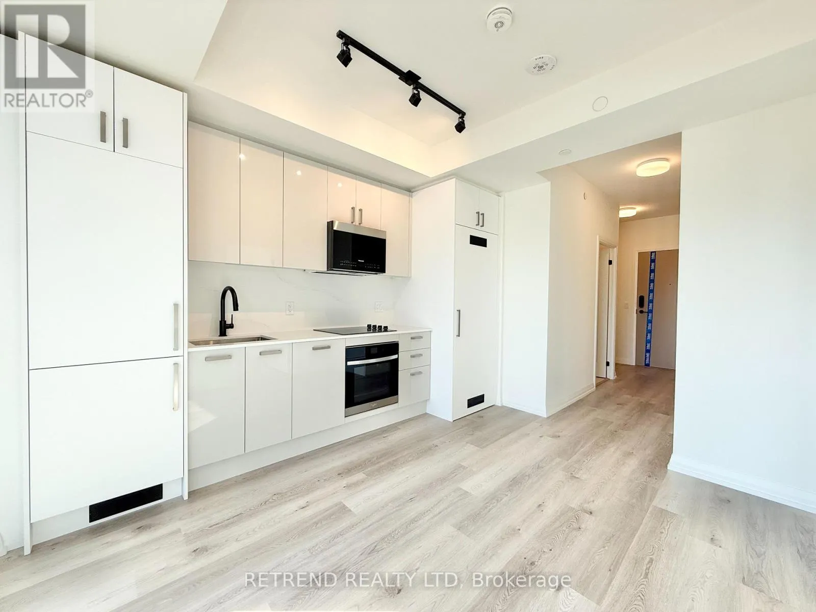 1806 - 280 DUNDAS STREET W