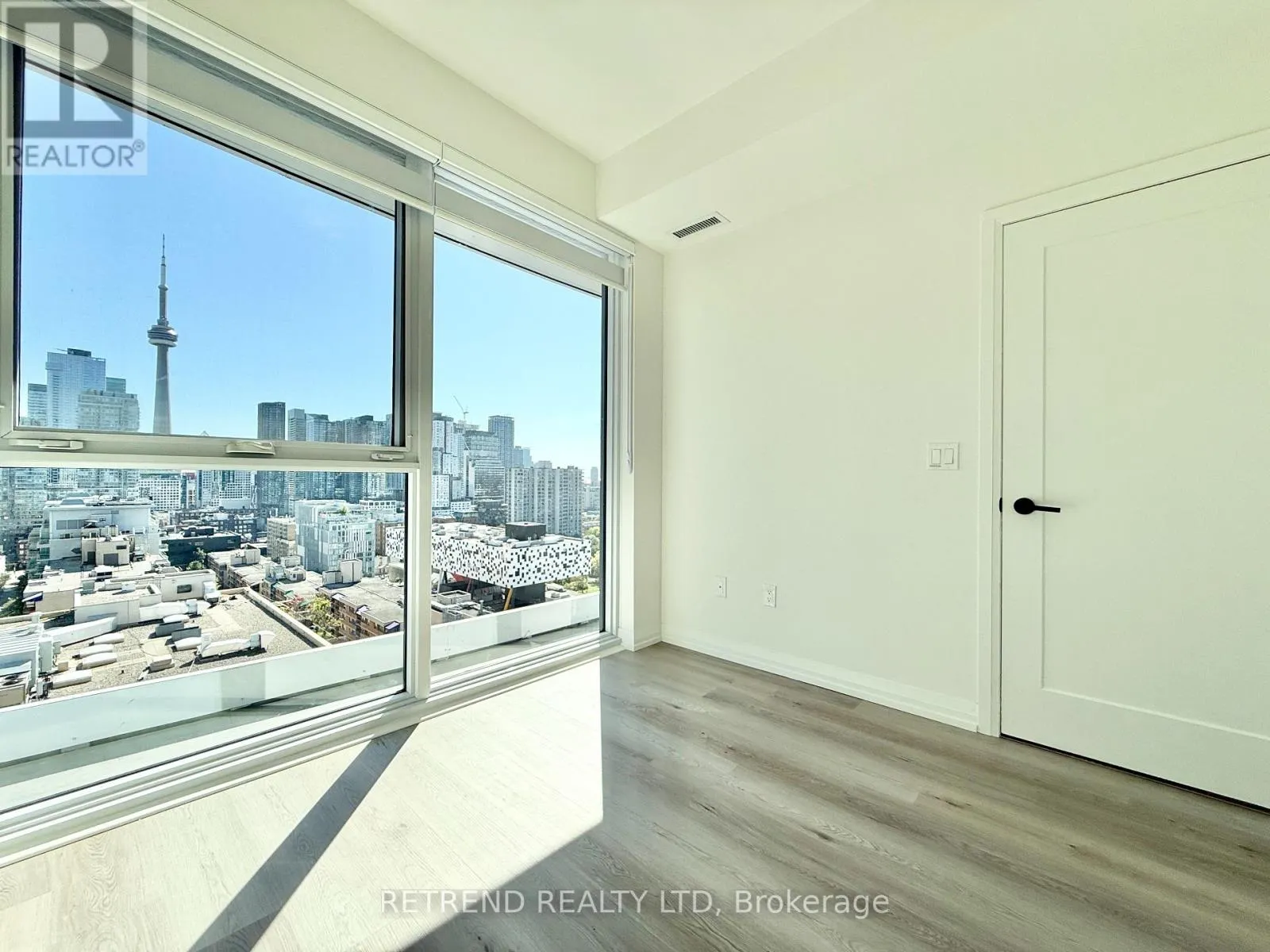 1806 - 280 DUNDAS STREET W