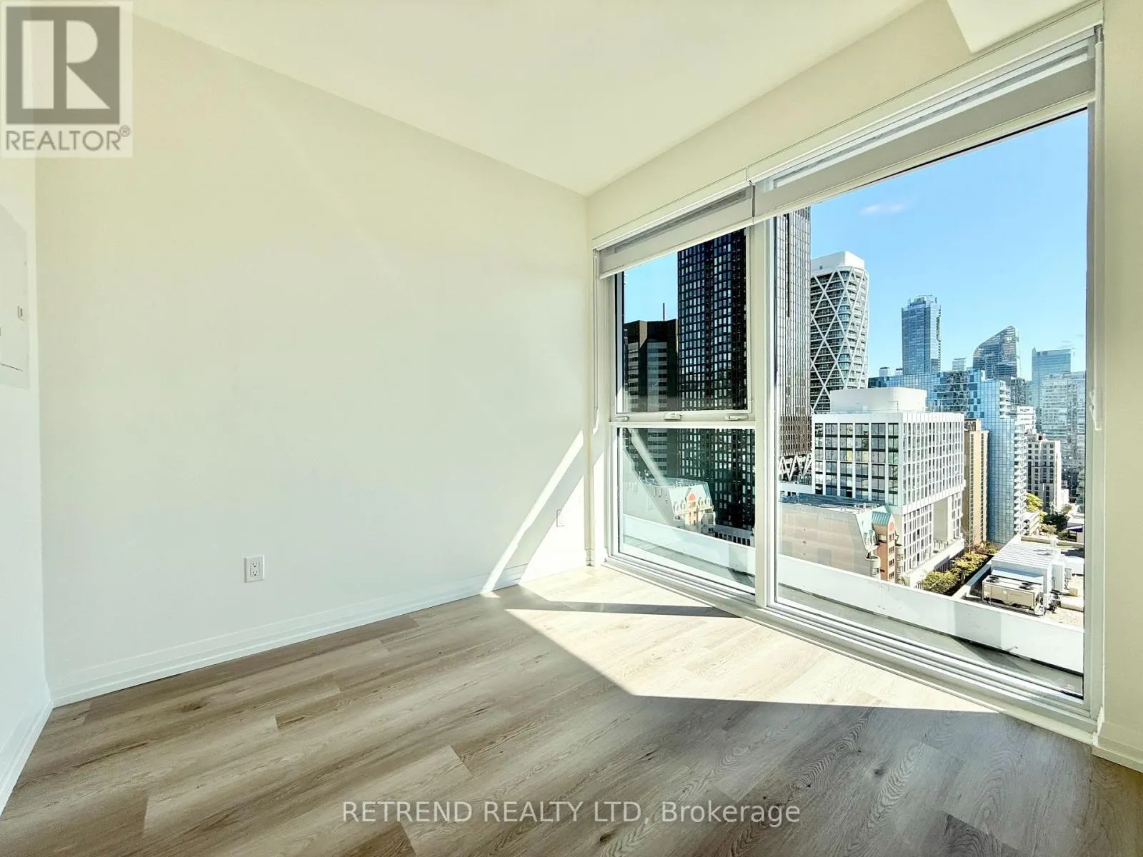 1806 - 280 DUNDAS STREET W