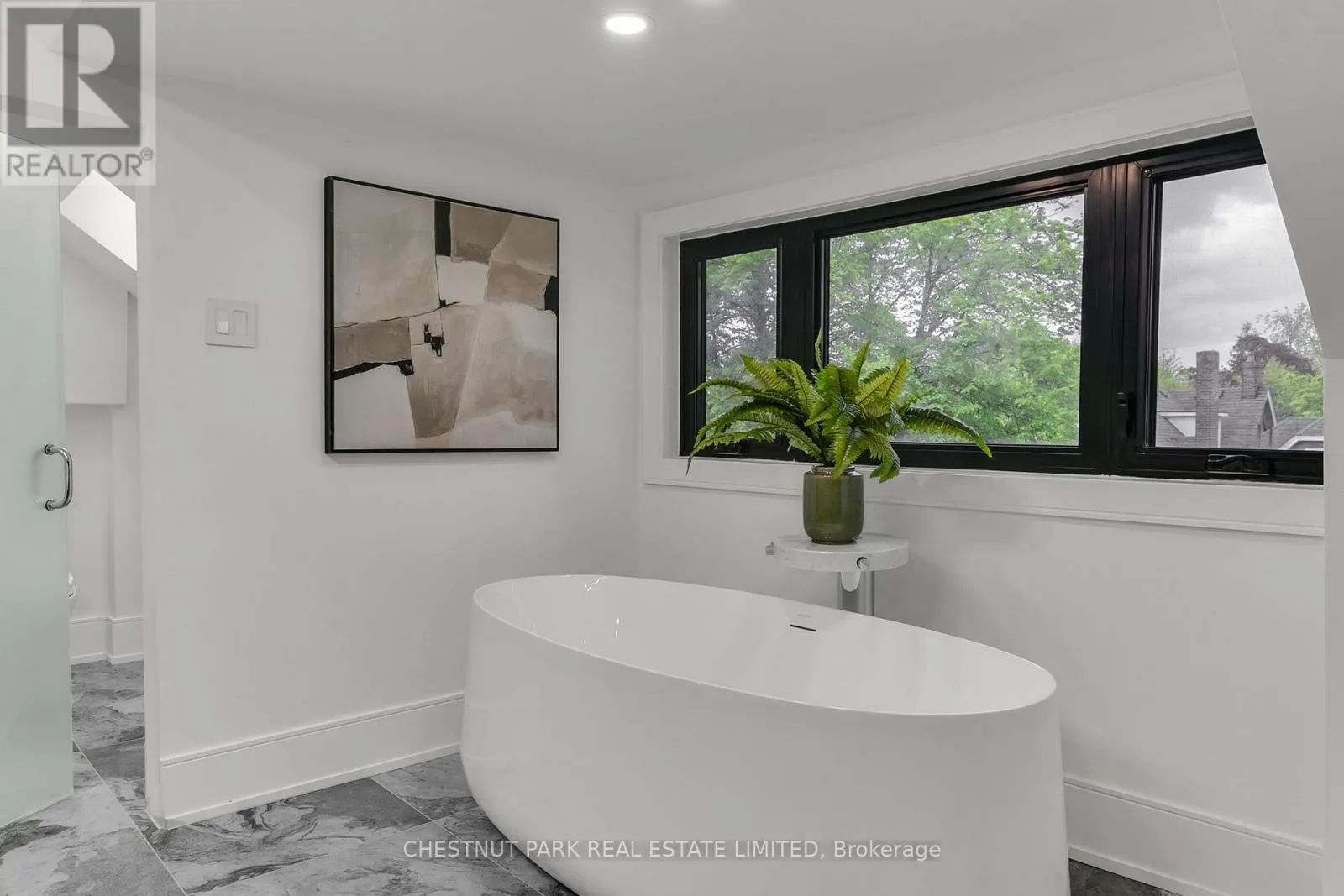 111 ROXBOROUGH DRIVE