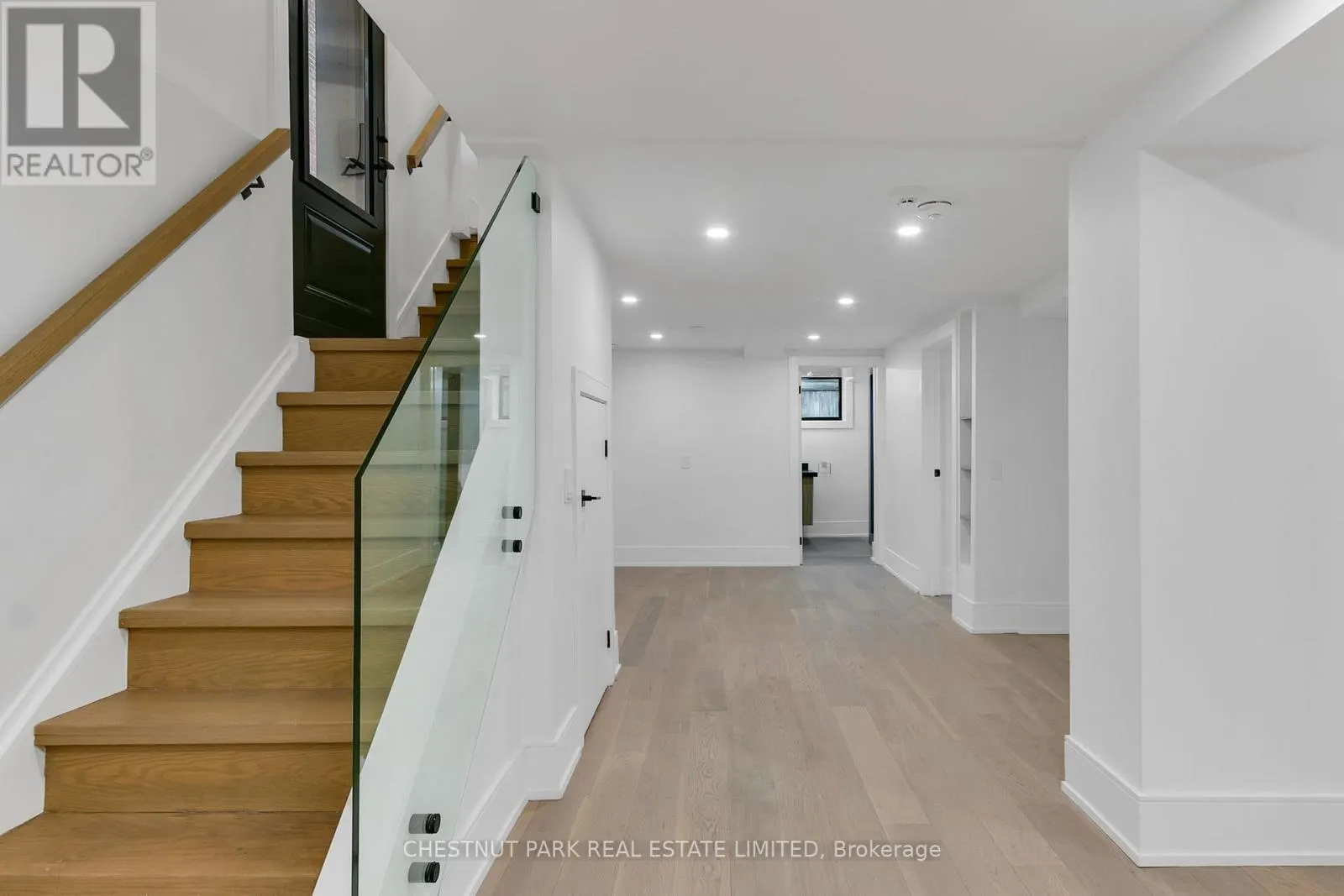 111 ROXBOROUGH DRIVE