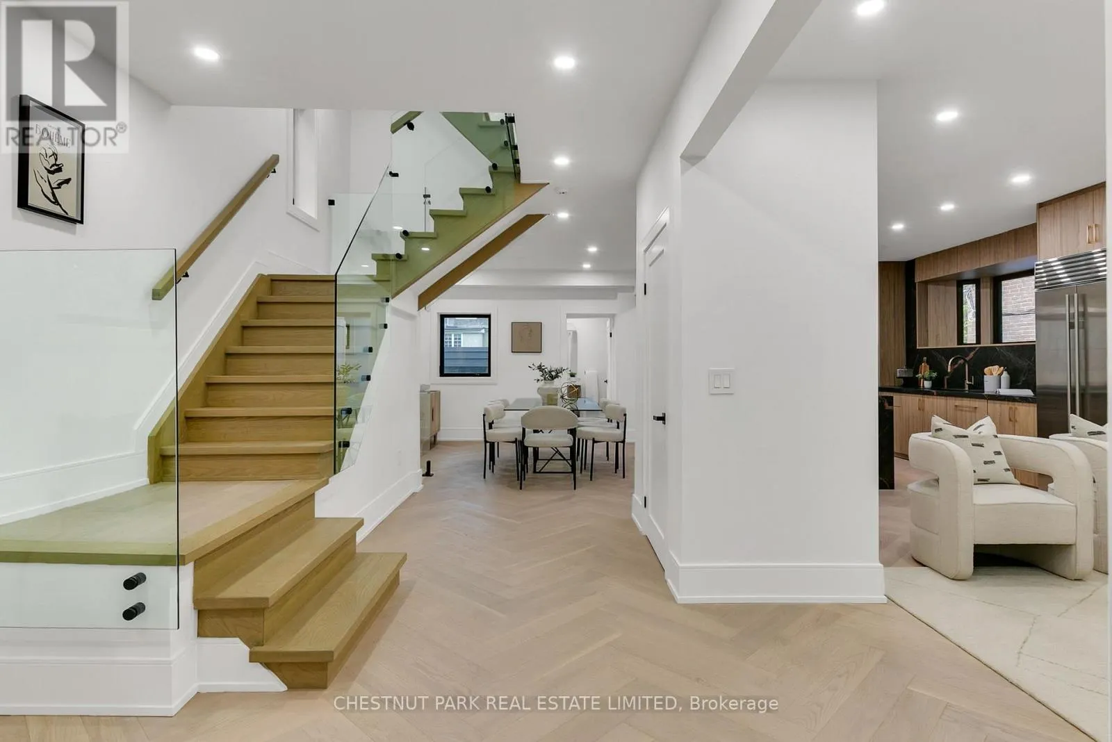 111 ROXBOROUGH DRIVE