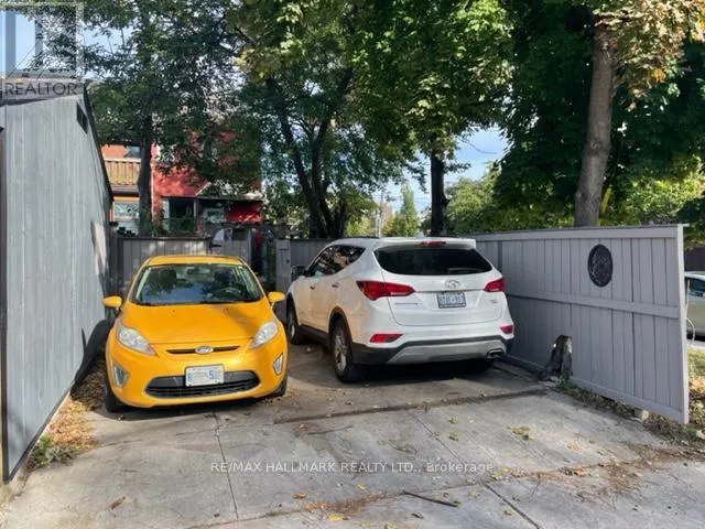 LOWER - 702 BATHURST STREET