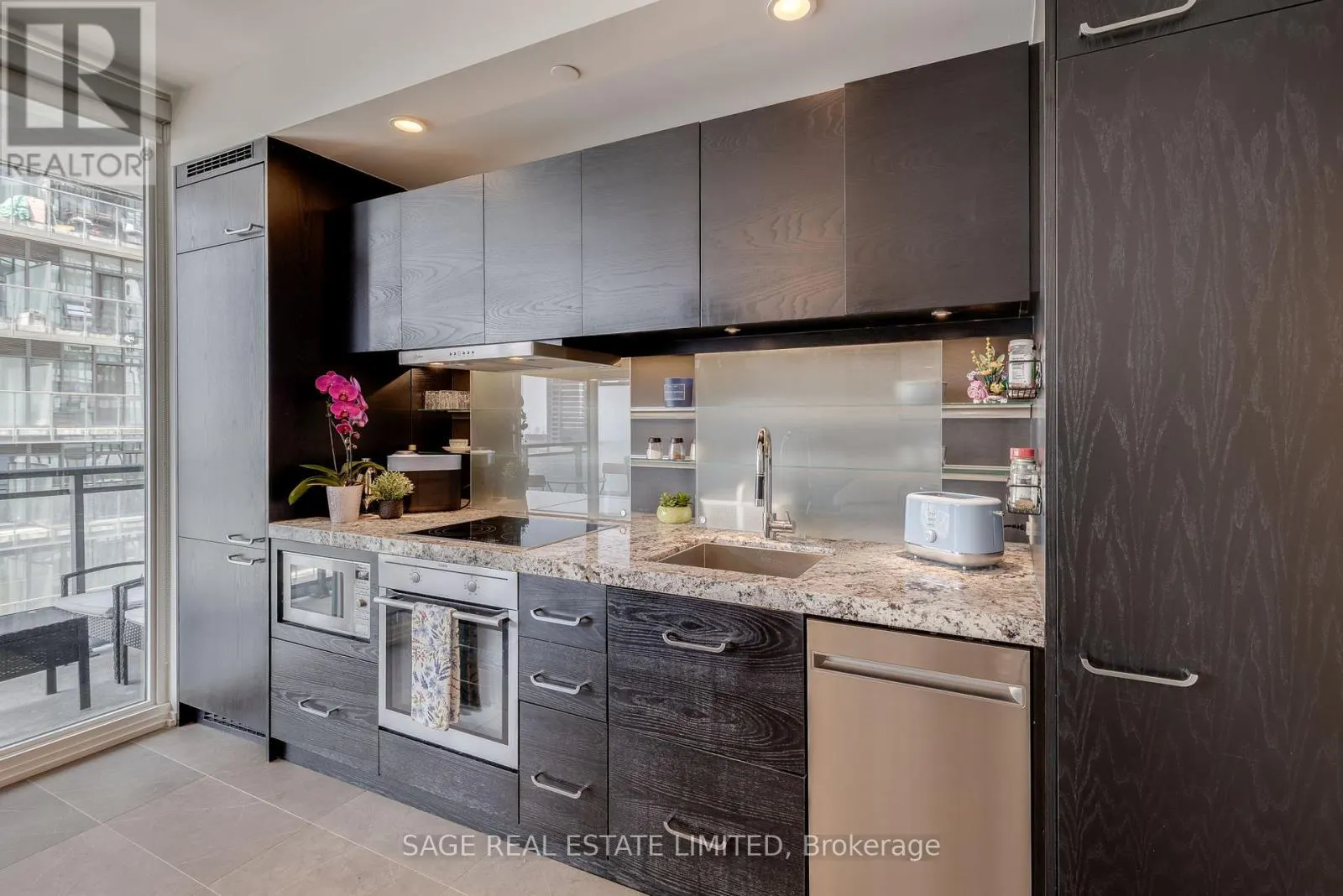 4503 - 45 CHARLES STREET E