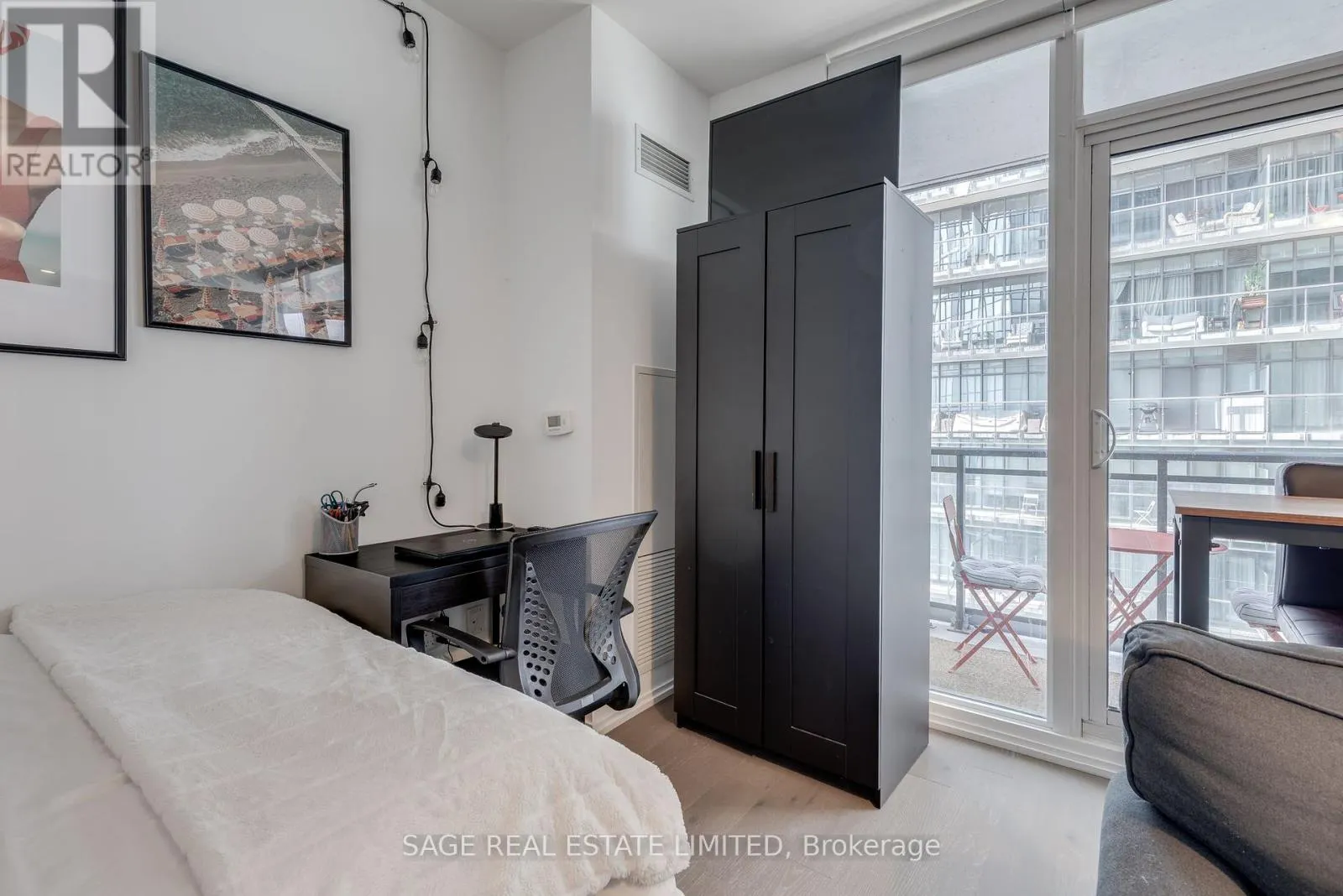 4503 - 45 CHARLES STREET E