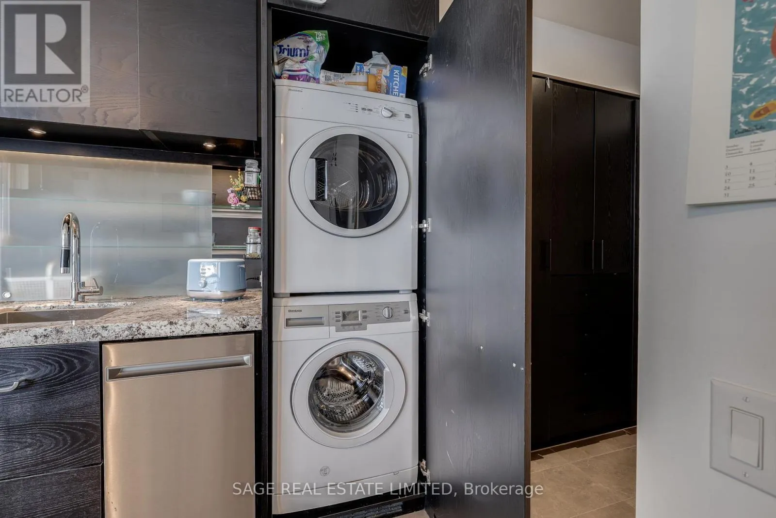 4503 - 45 CHARLES STREET E