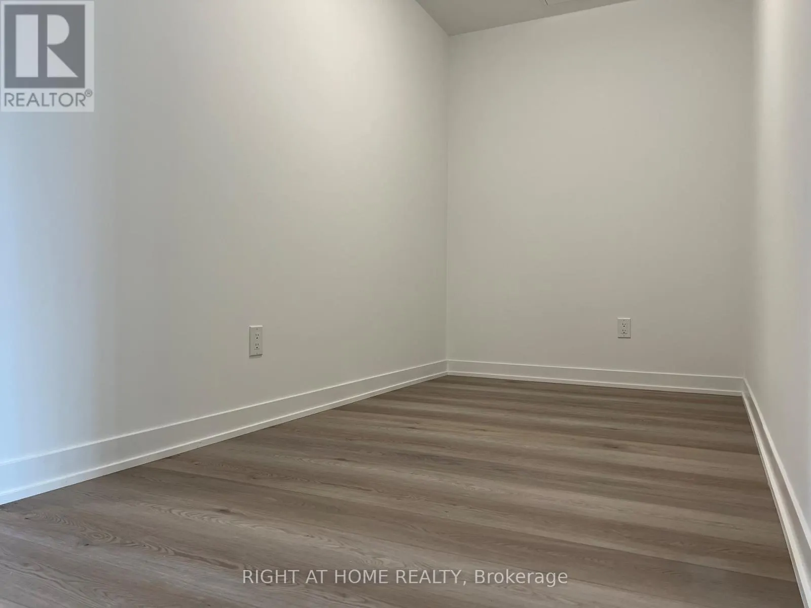 5 - 10 MARQUETTE AVENUE