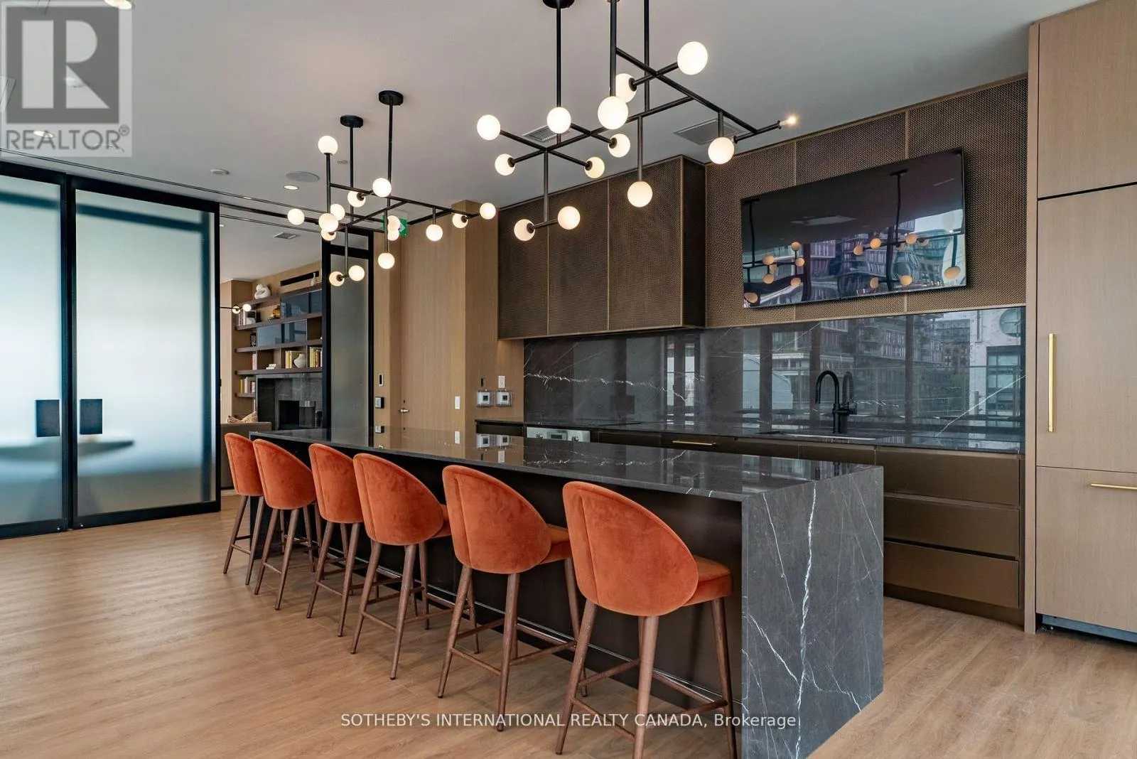 1111 - 88 BATHURST STREET
