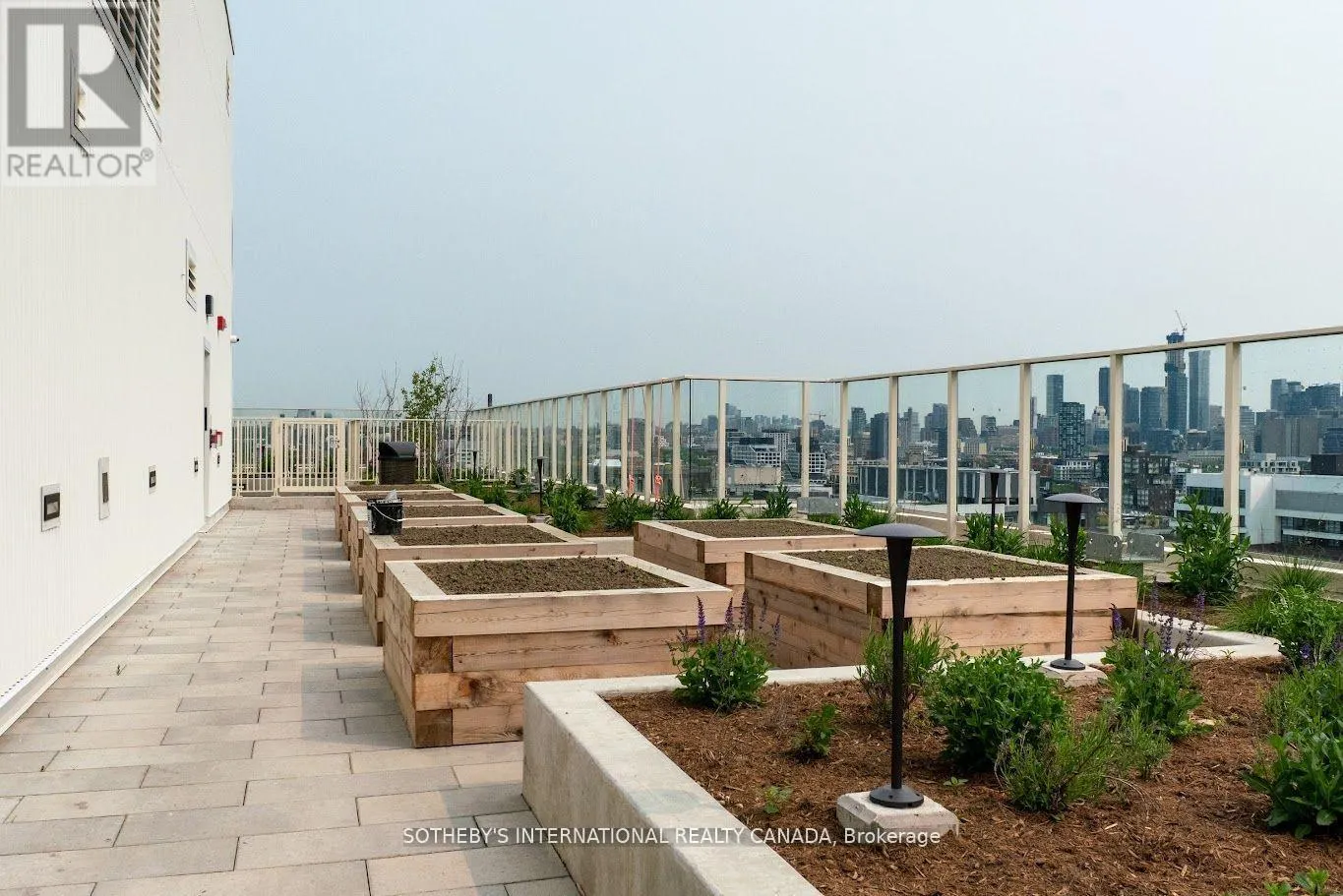 1111 - 88 BATHURST STREET