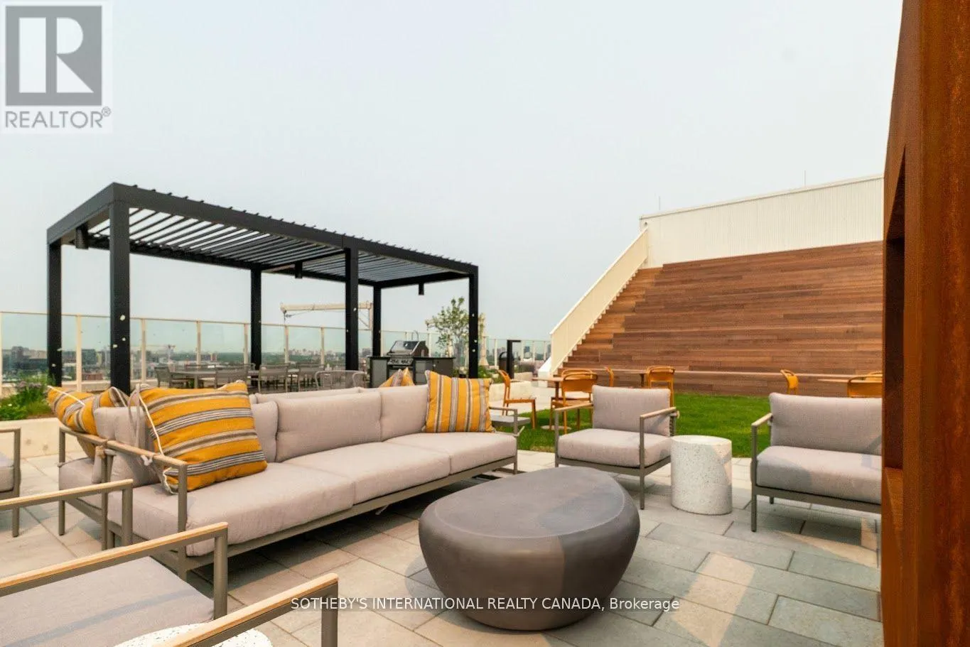 1111 - 88 BATHURST STREET