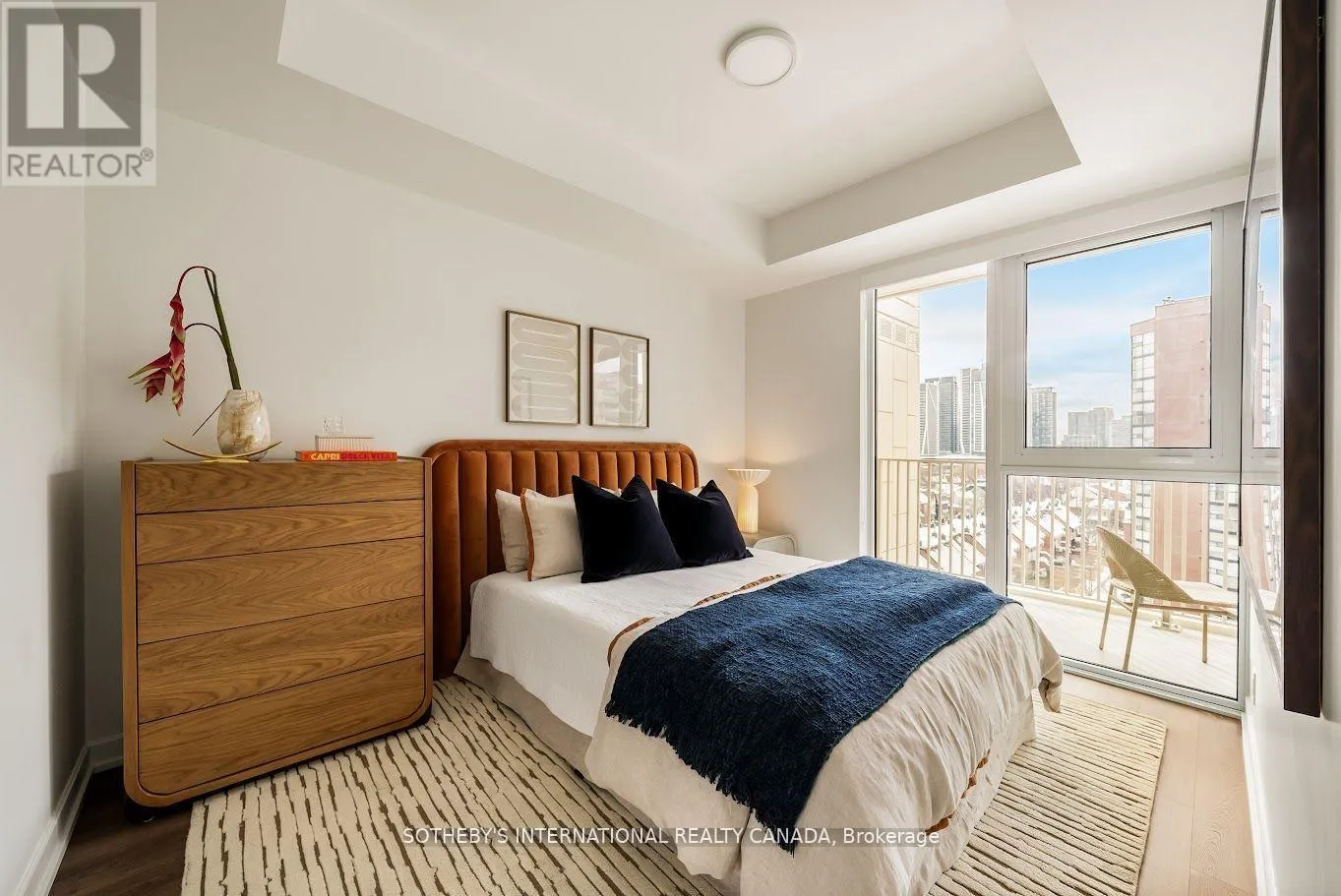 1111 - 88 BATHURST STREET