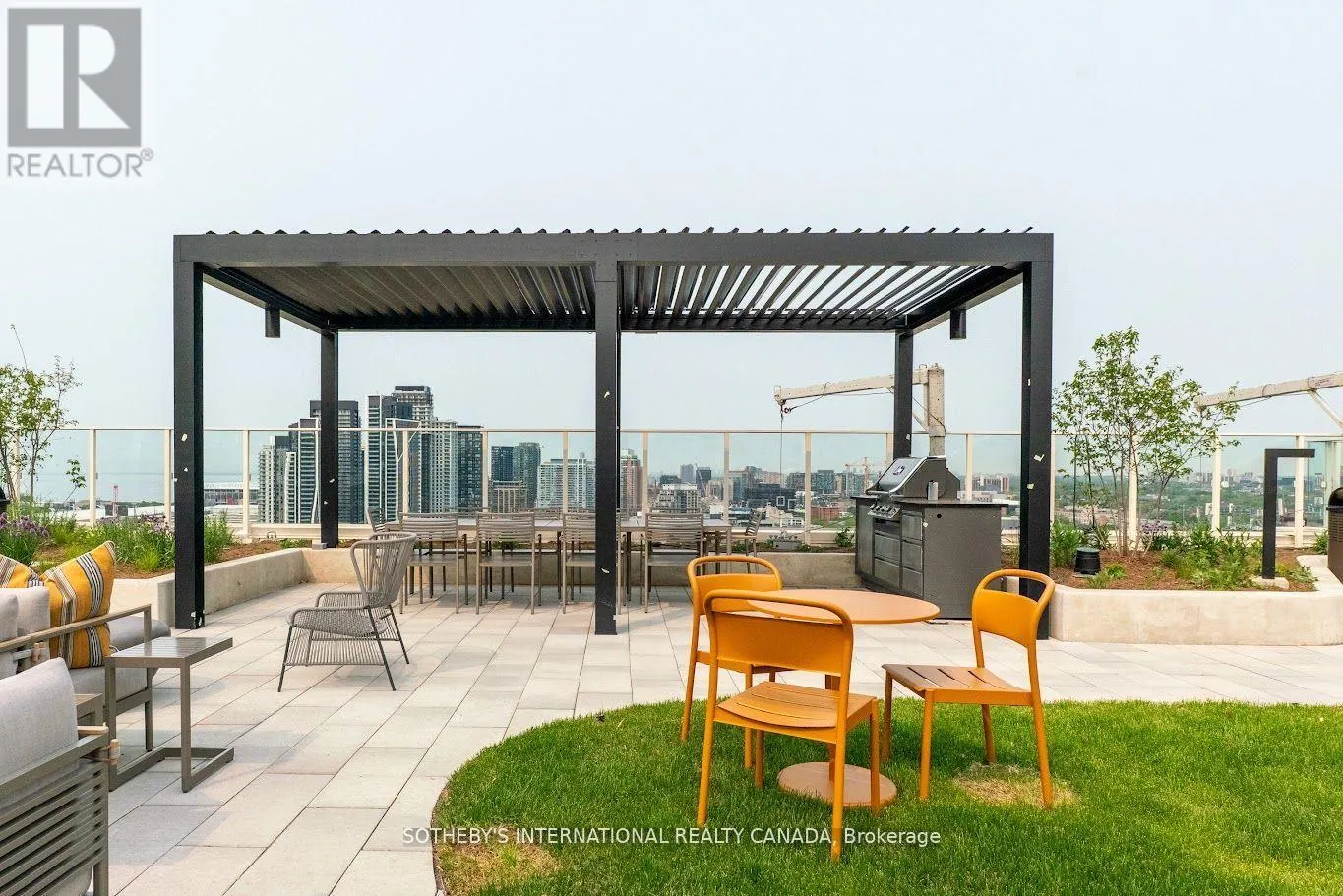 1111 - 88 BATHURST STREET