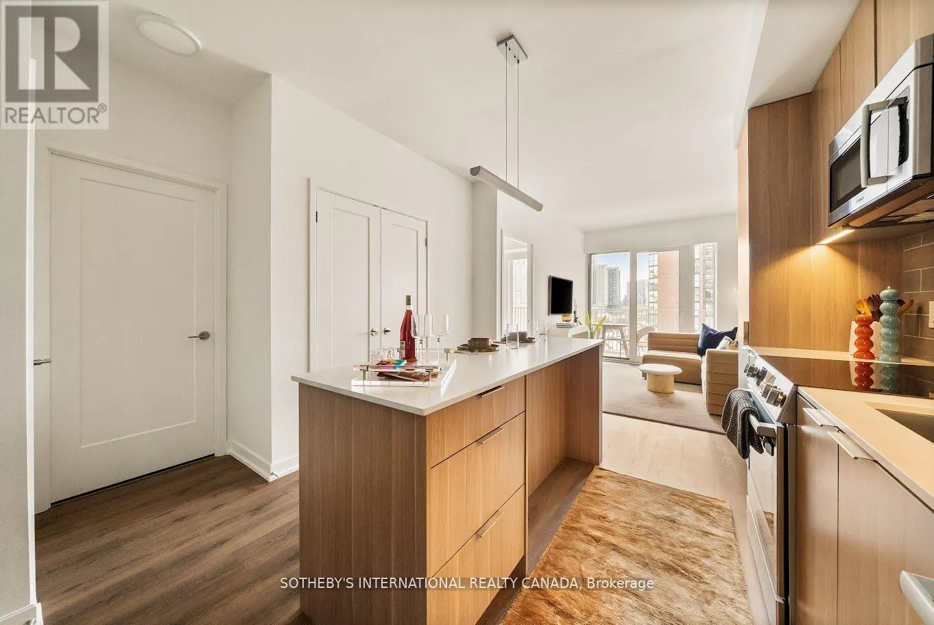 1111 - 88 BATHURST STREET