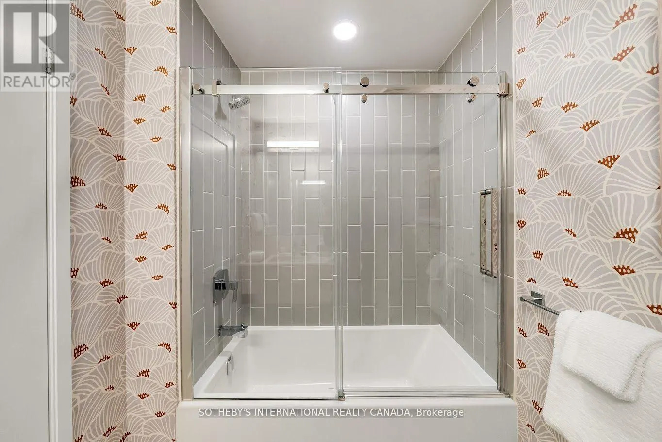 1111 - 88 BATHURST STREET