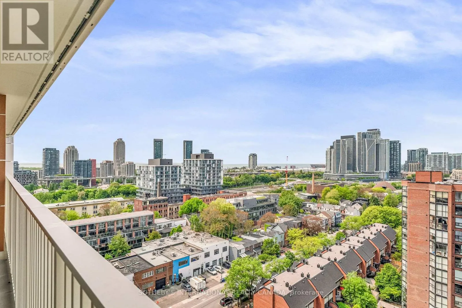 1122 - 88 BATHURST STREET