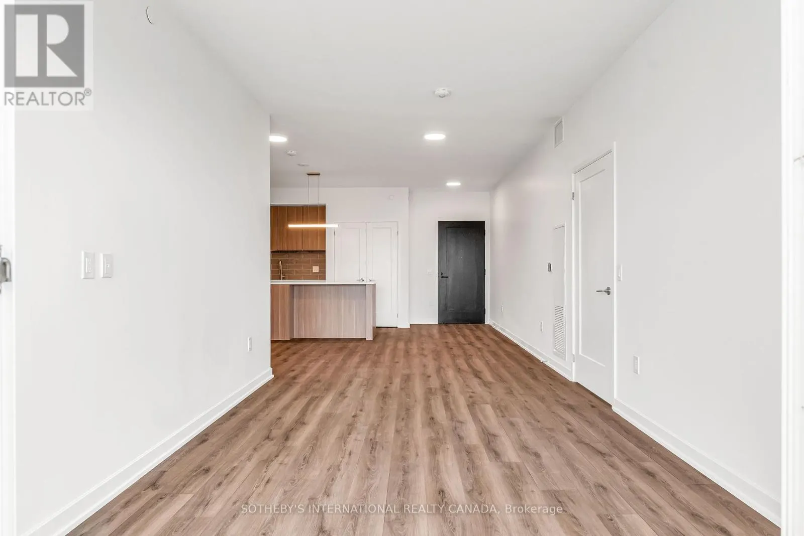 1122 - 88 BATHURST STREET