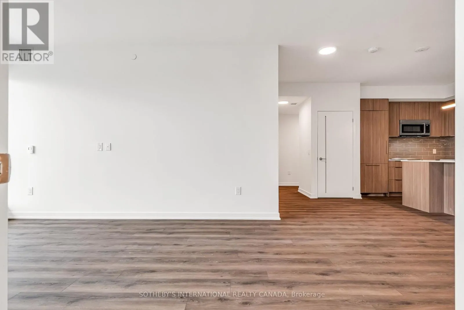 1122 - 88 BATHURST STREET