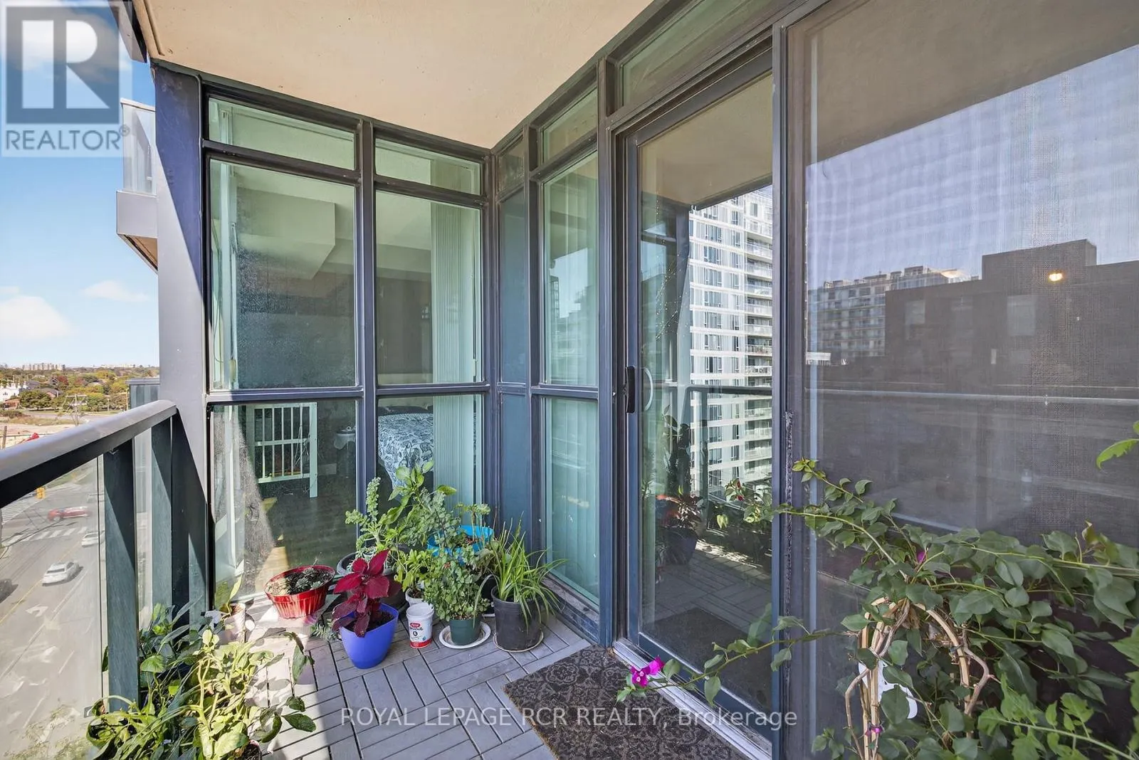 843 - 525 WILSON AVENUE