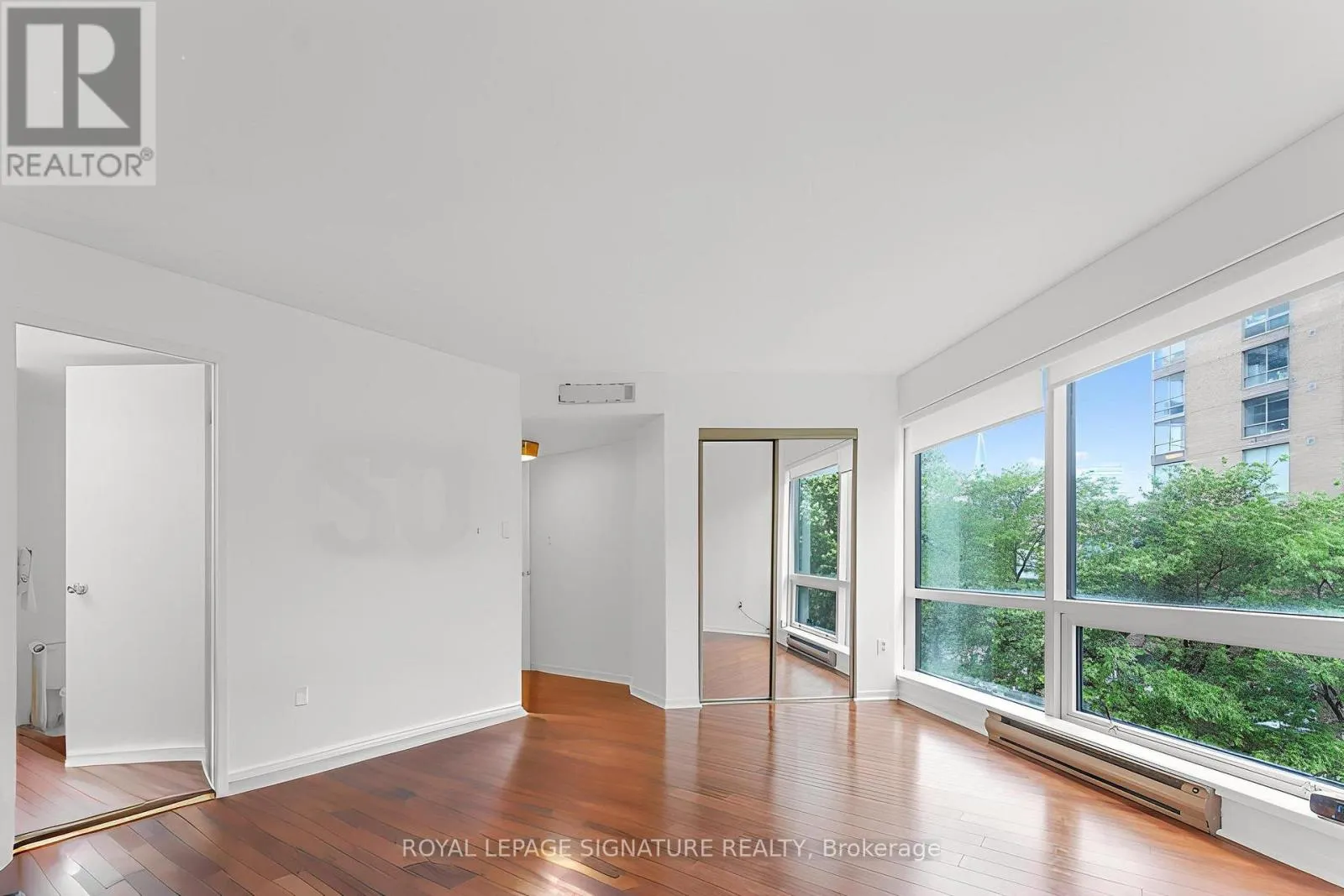 403 - 1001 BAY STREET