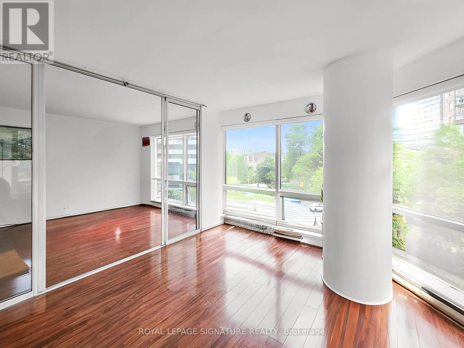 403 - 1001 BAY STREET