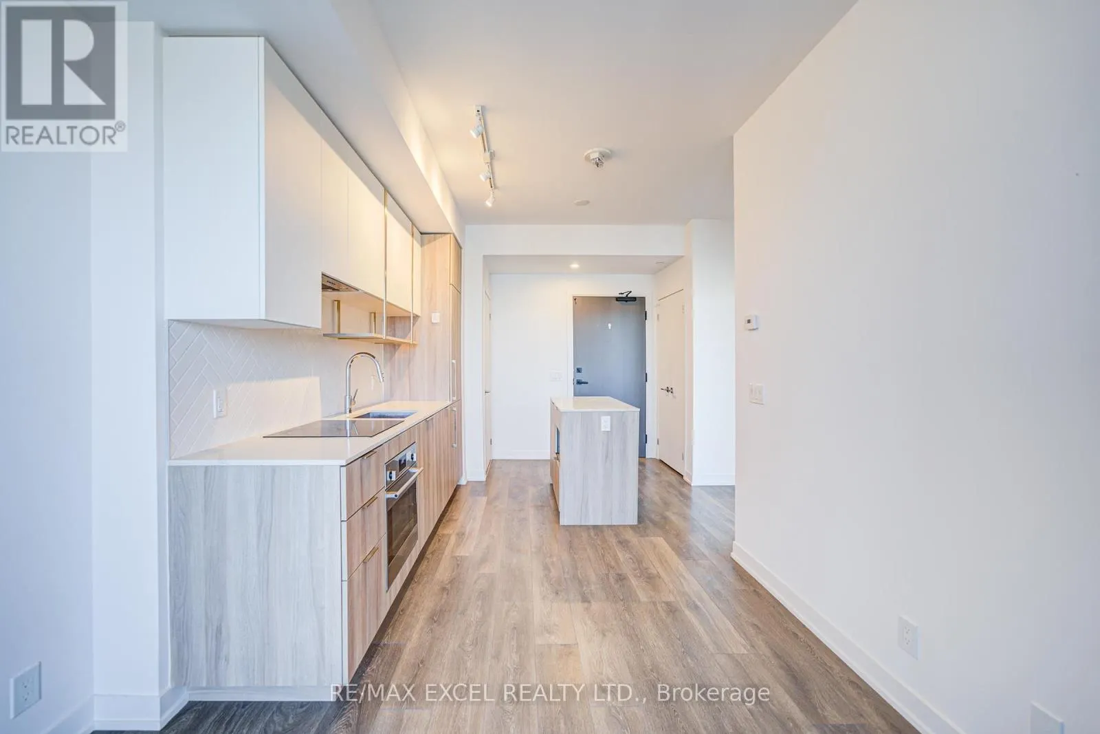2807 - 15 HOLMES AVENUE
