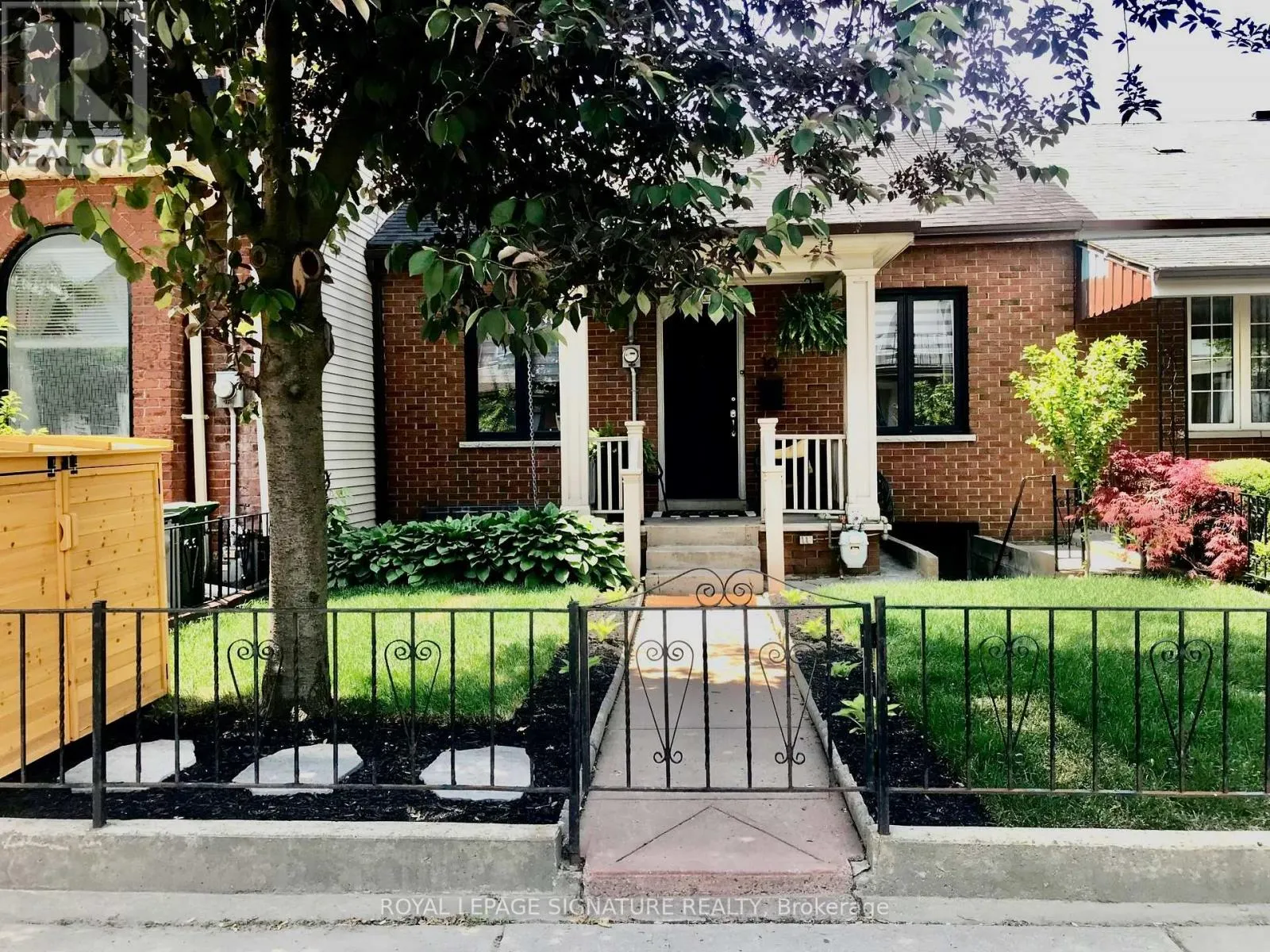 10 LIPPINCOTT STREET
