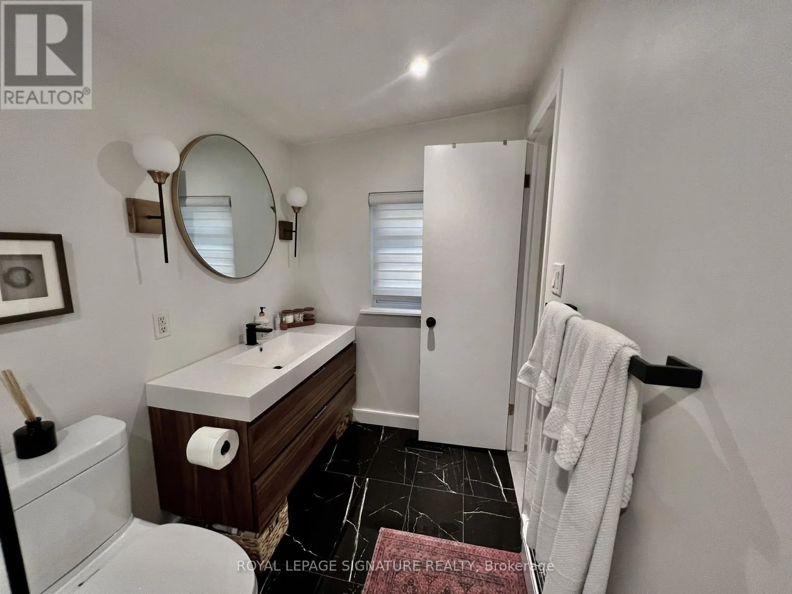 10 LIPPINCOTT STREET