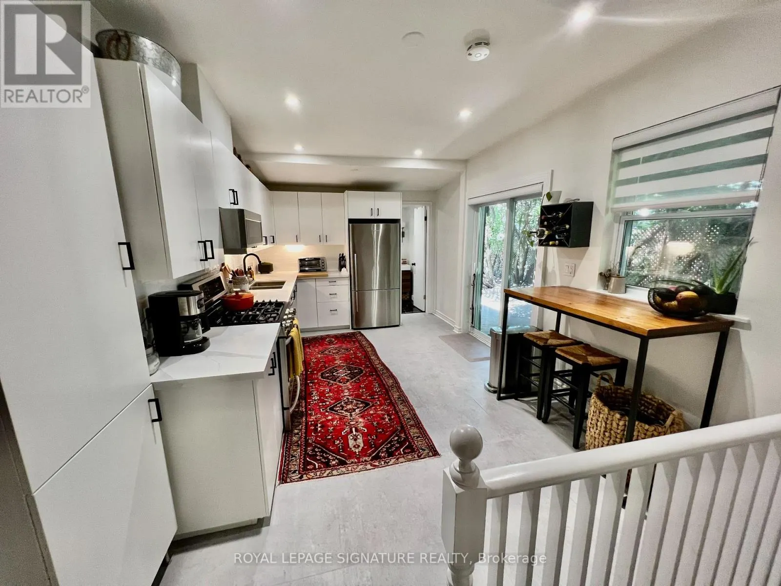10 LIPPINCOTT STREET