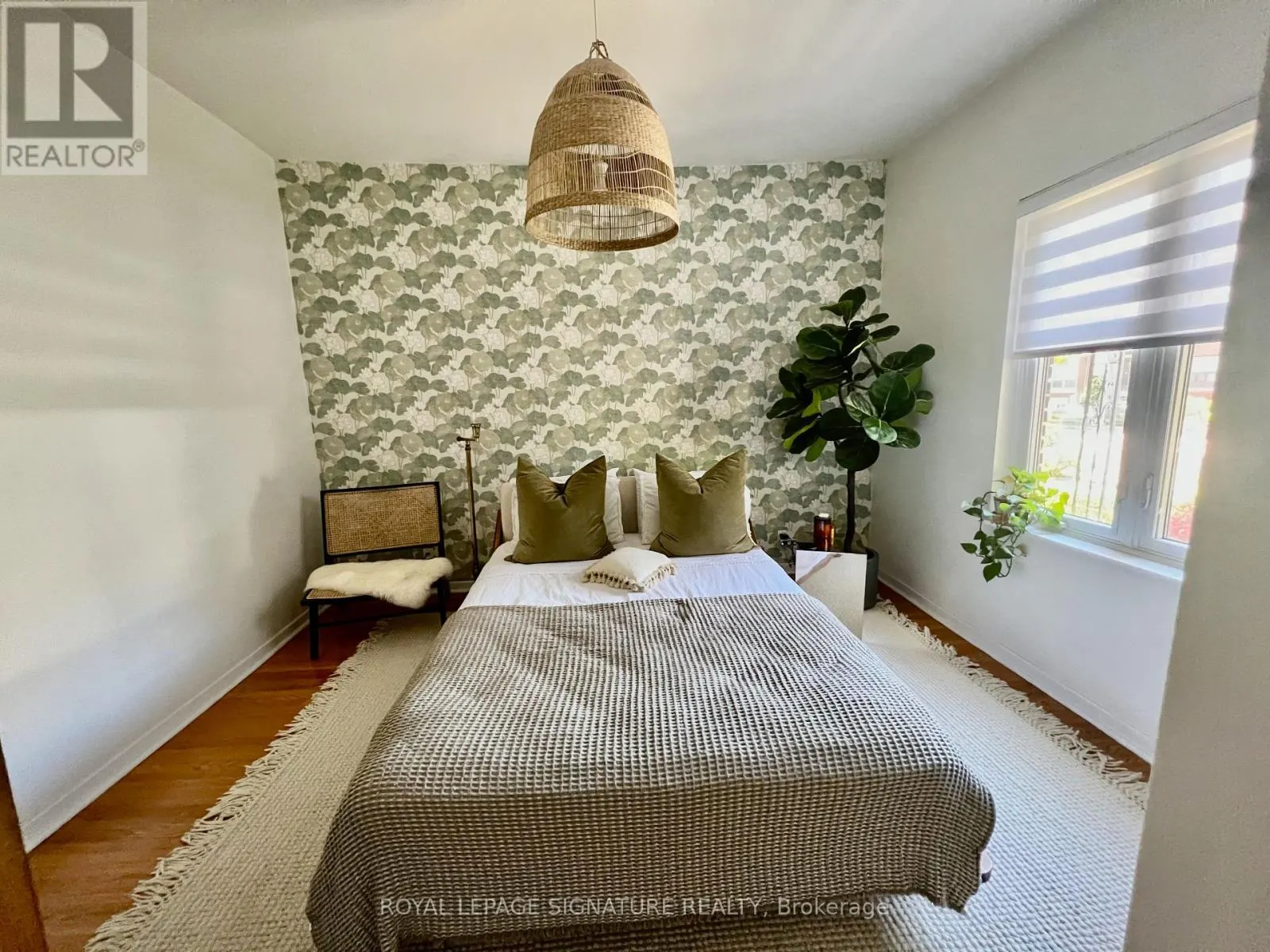 10 LIPPINCOTT STREET