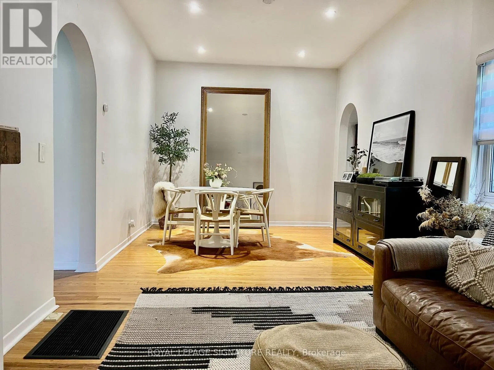 10 LIPPINCOTT STREET