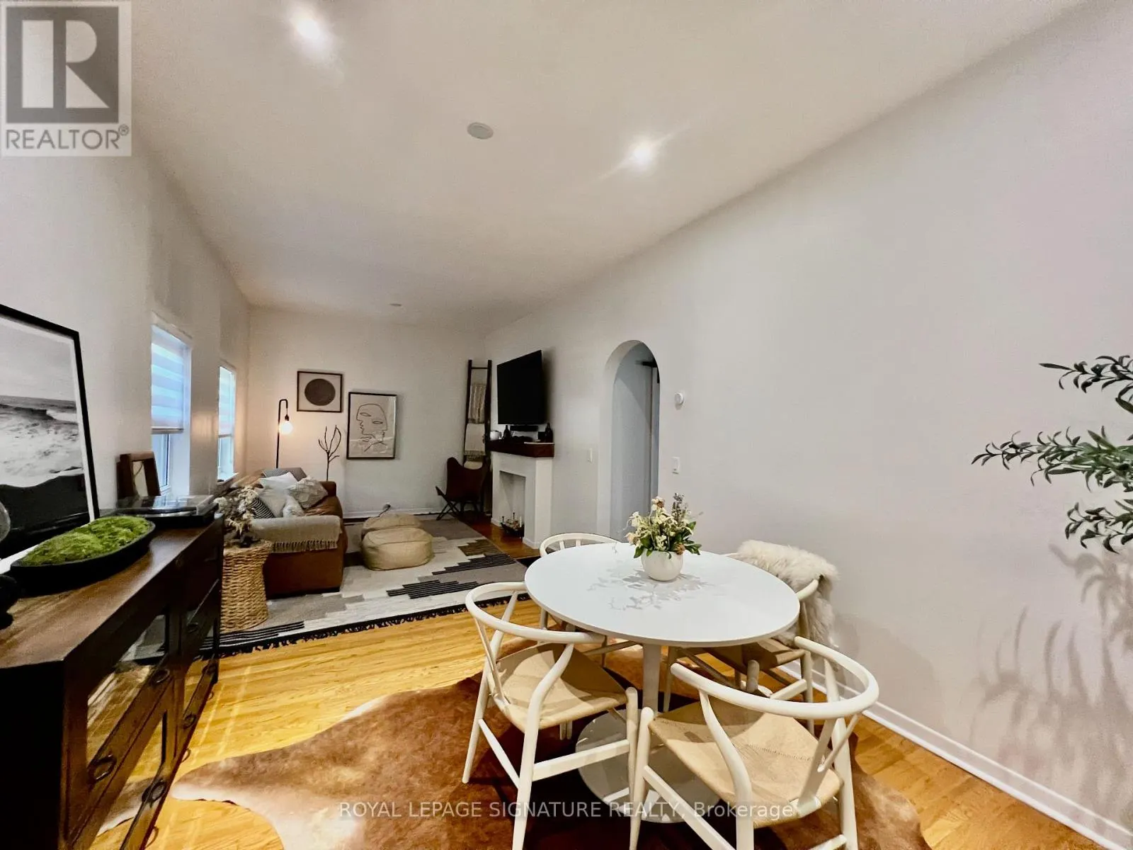 10 LIPPINCOTT STREET