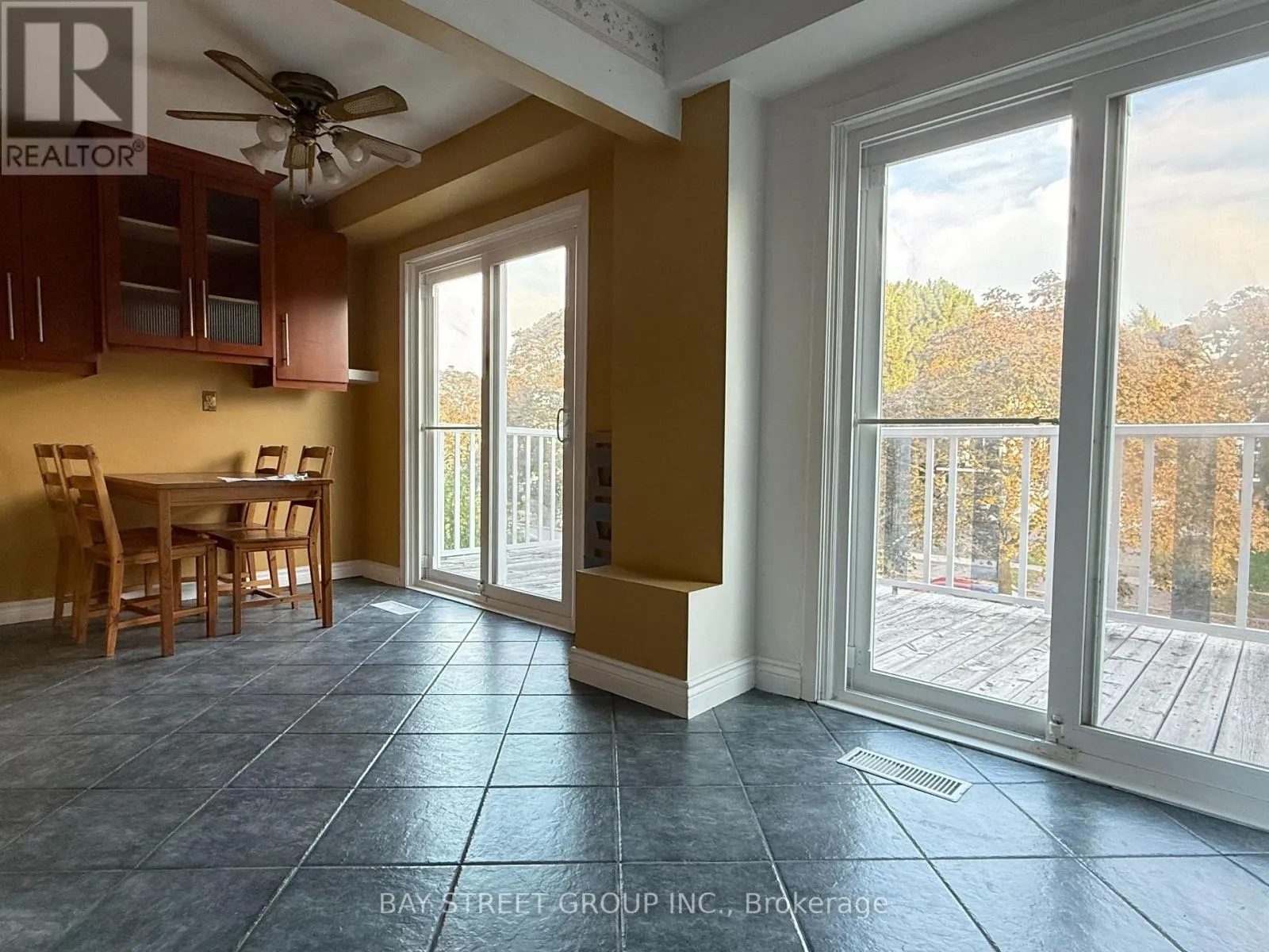 UPPER - 48 CHIPWOOD CRESCENT