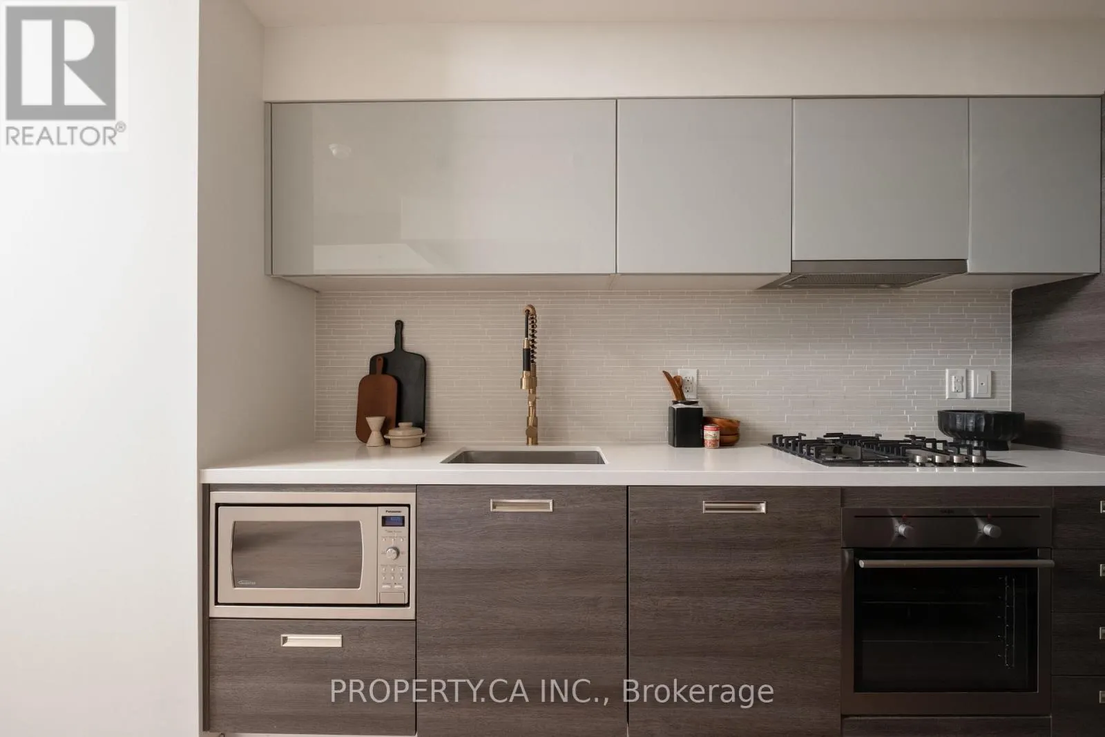 507 - 1239 DUNDAS STREET W