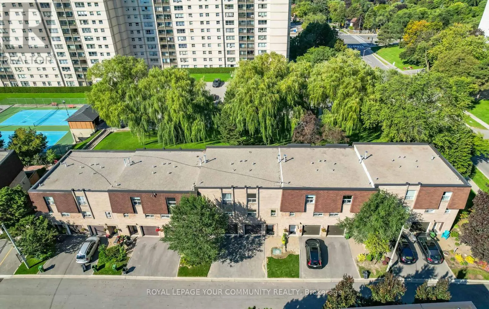 10 VILLAGE GREEN WAY