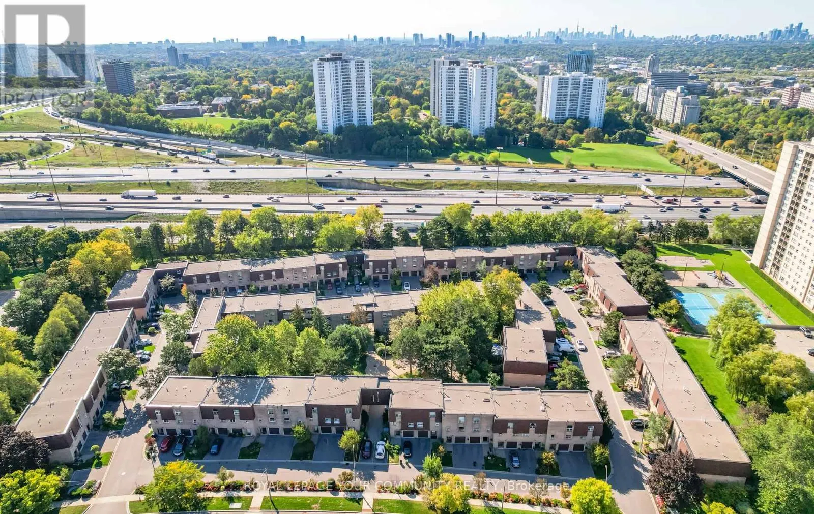 10 VILLAGE GREEN WAY