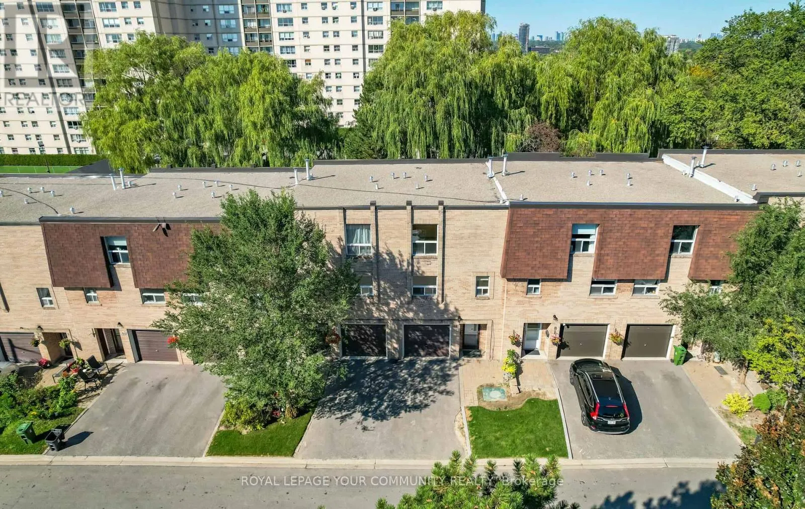 10 VILLAGE GREEN WAY