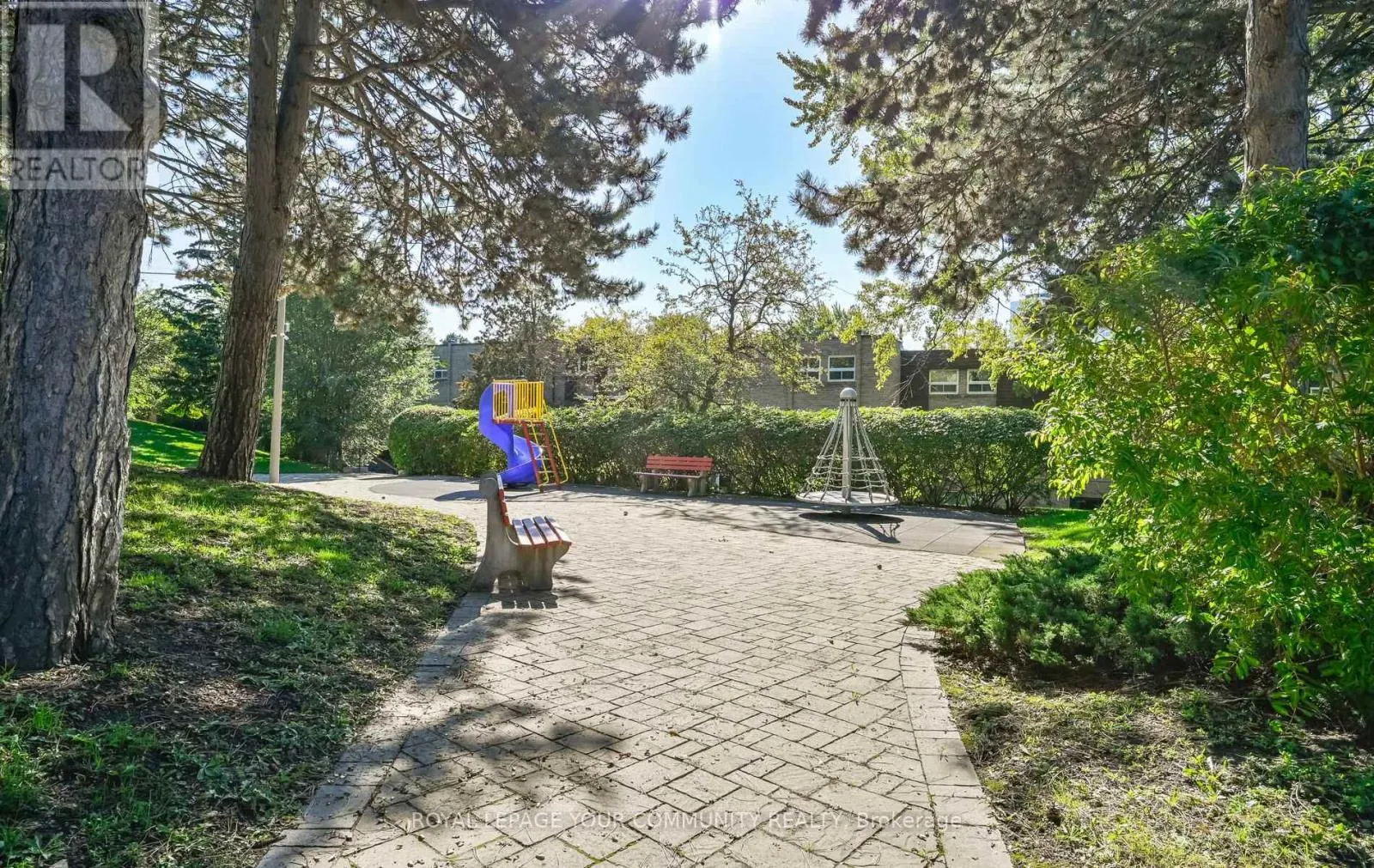10 VILLAGE GREEN WAY