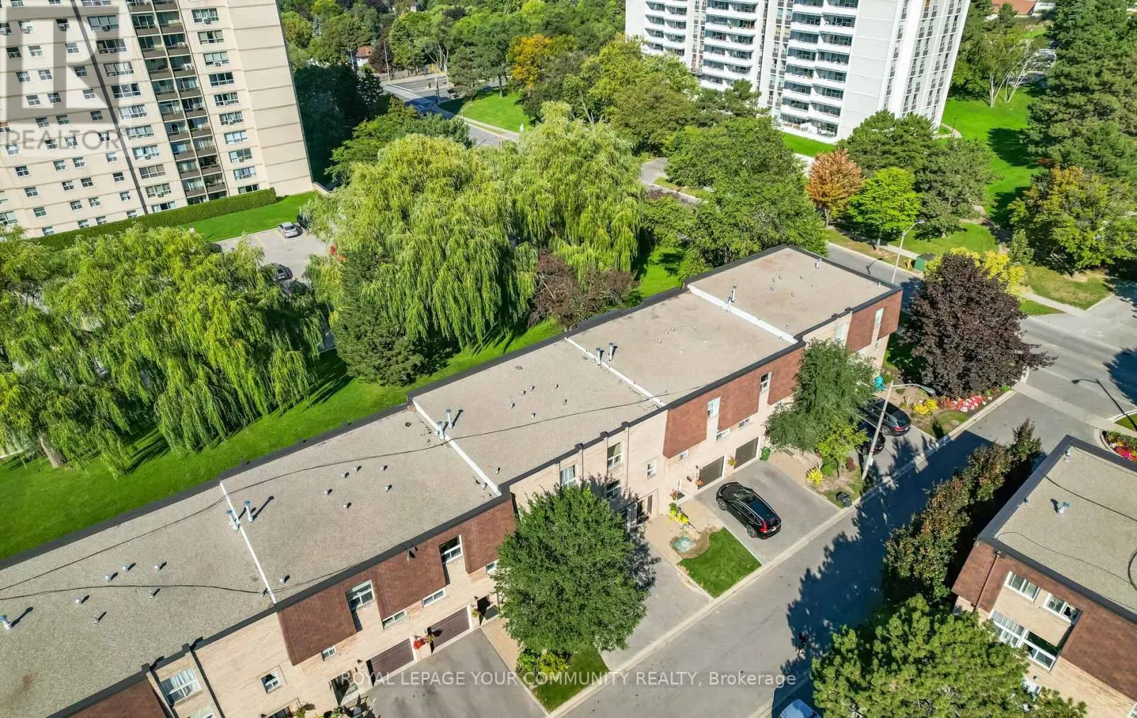 10 VILLAGE GREEN WAY
