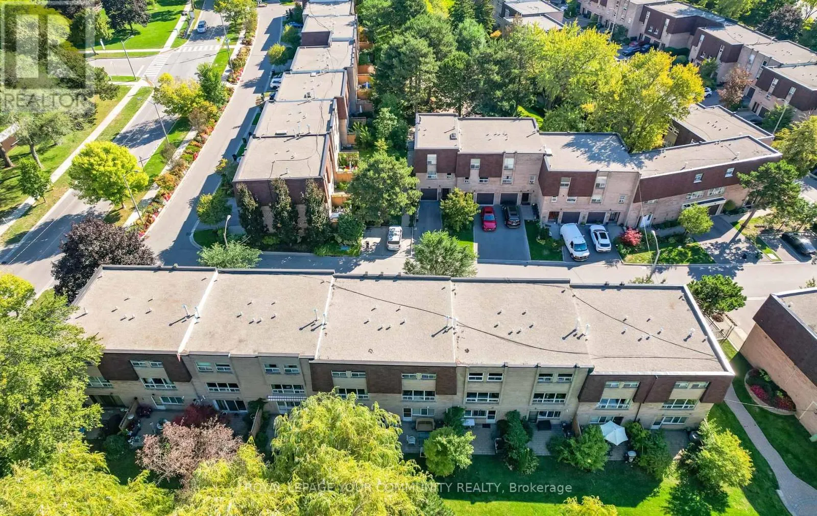 10 VILLAGE GREEN WAY