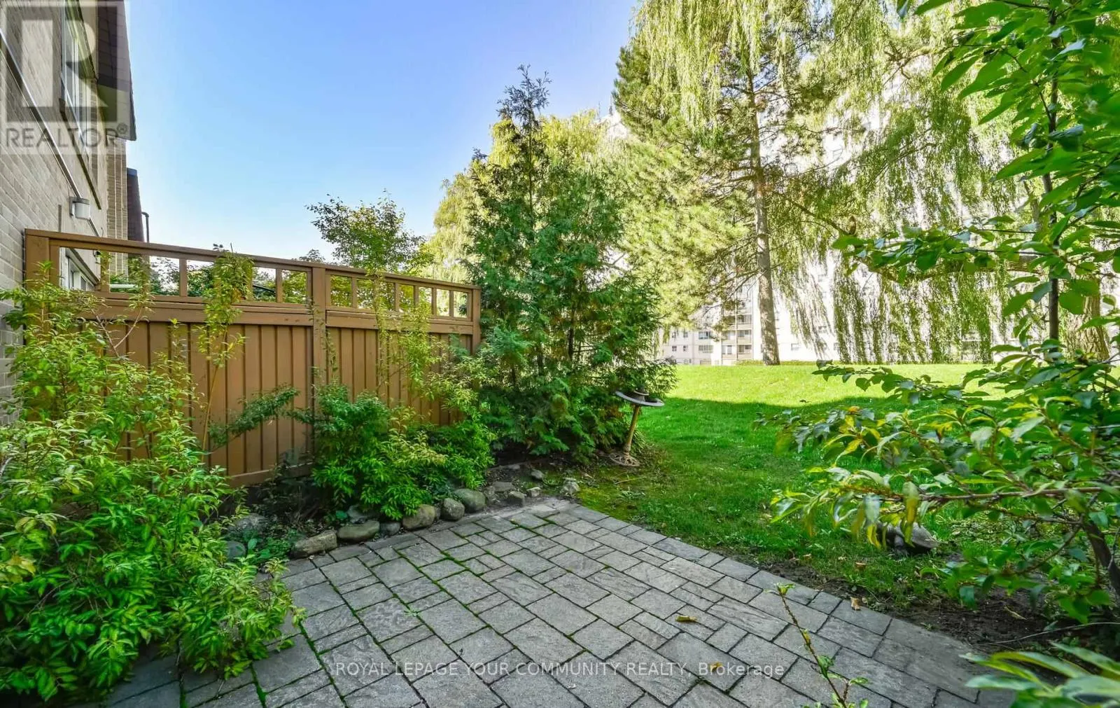 10 VILLAGE GREEN WAY