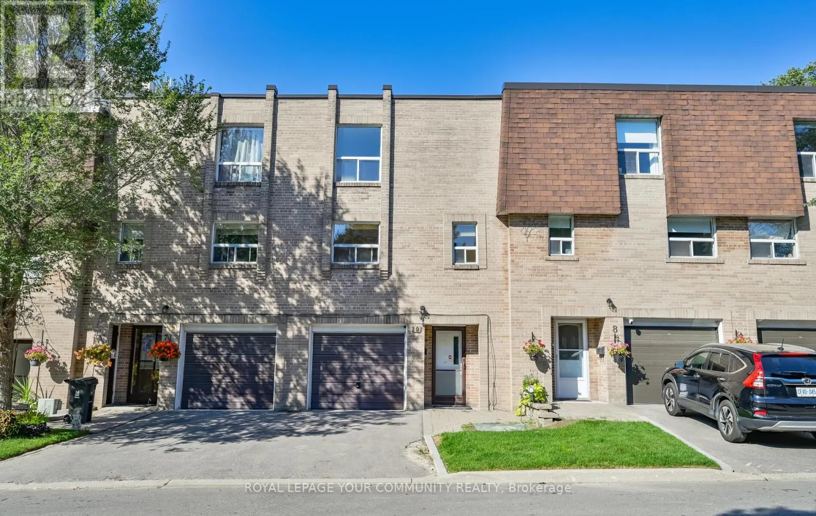 10 VILLAGE GREEN WAY