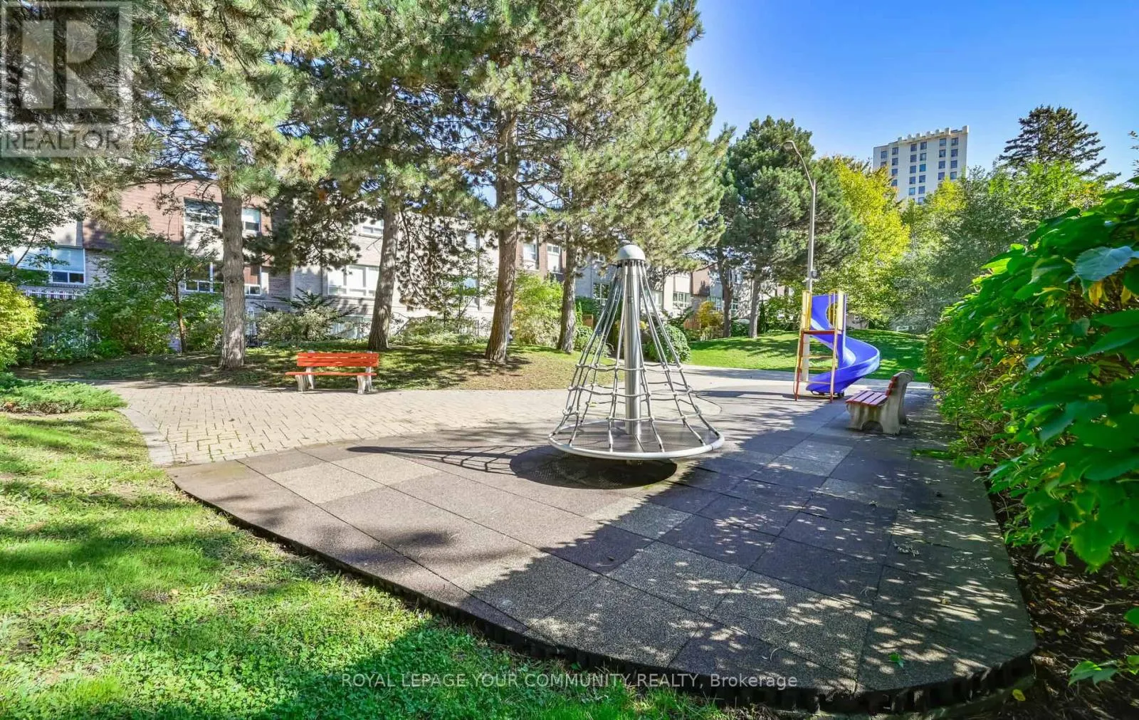 10 VILLAGE GREEN WAY