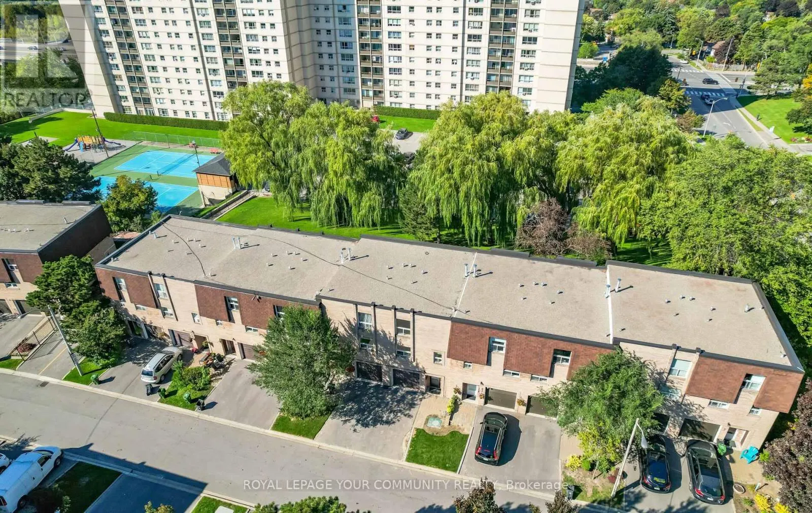10 VILLAGE GREEN WAY