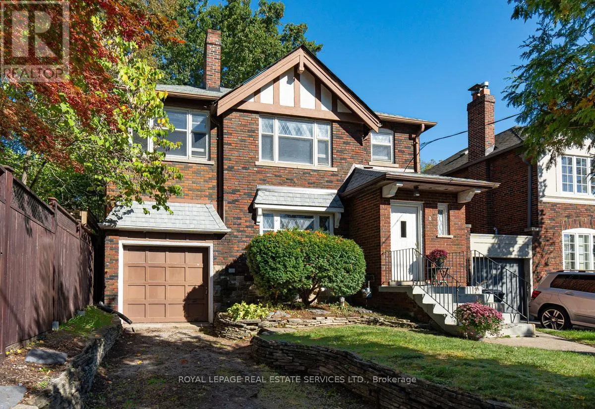 2 PARKLEA DRIVE