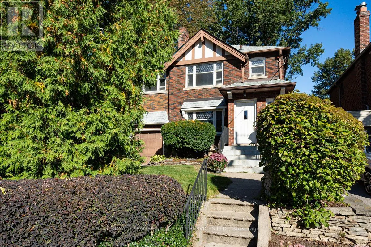 2 PARKLEA DRIVE