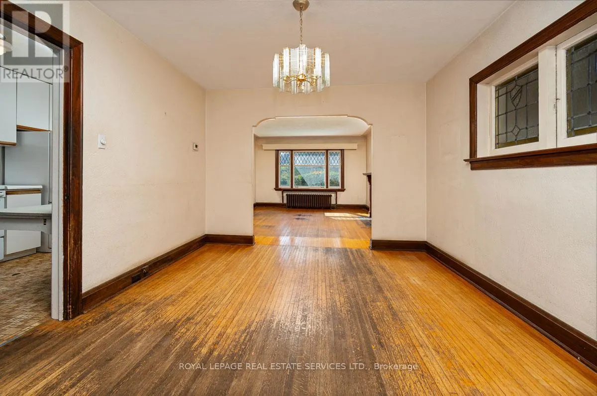 2 PARKLEA DRIVE